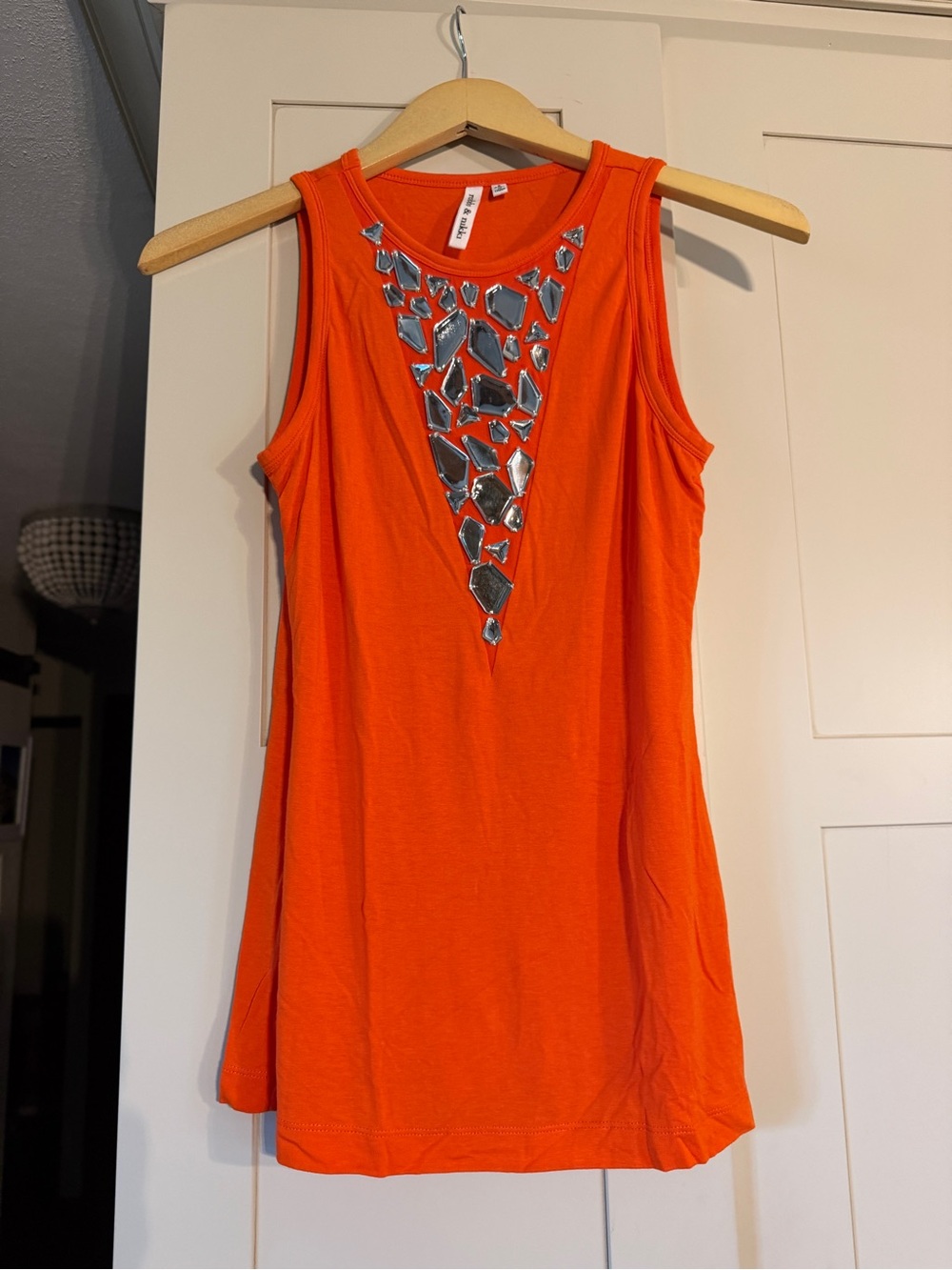 NWOT Robbie & Nikki orange embellished sleeveless top, never worn, size S
